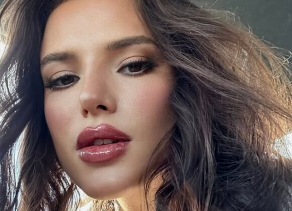 Bella Thorne Bella-Thorne-blue-fans-page