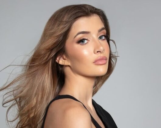 Sami Sheen Sami-Sheen-blue-fans-page