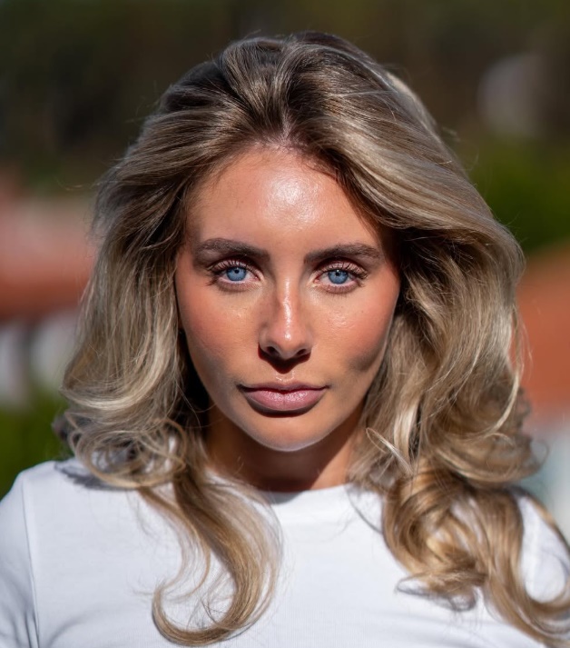 bonnie-blue-blue-page-only