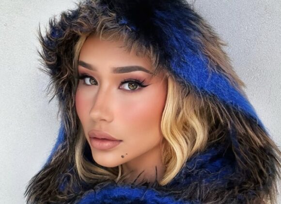 Iggy Azalea iggy-azalea-blue-fans-page